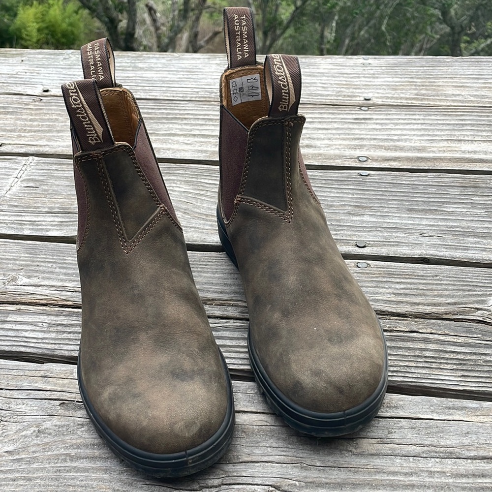 Brand new Blundstones! Literally worn twice. Size 8.5